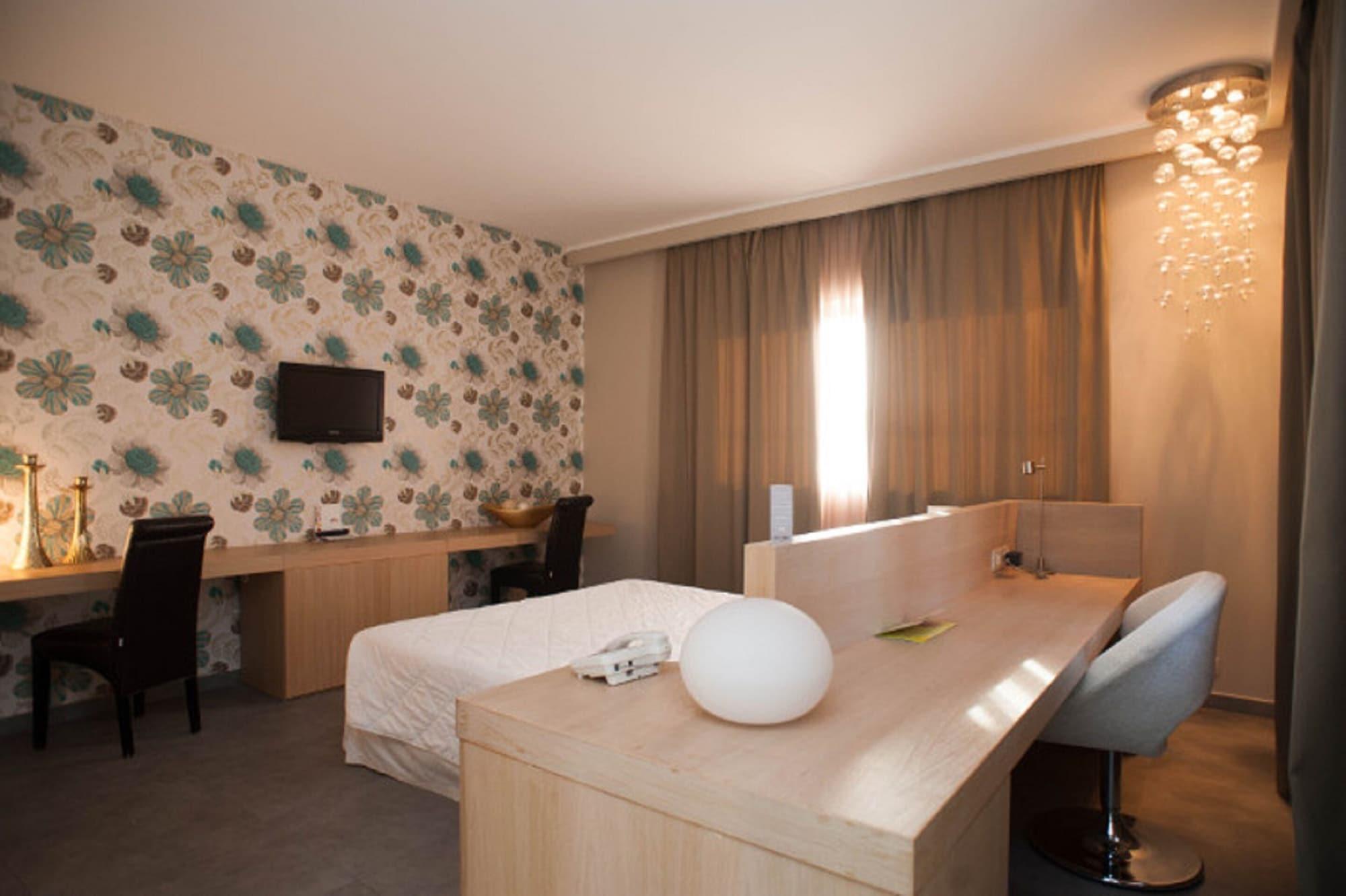 Ferrohotel Modica Exterior photo