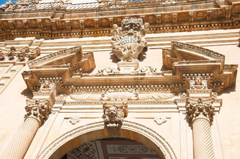 Ferrohotel Modica Exterior photo